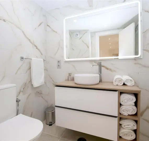 Sale of penthouse in Estepona