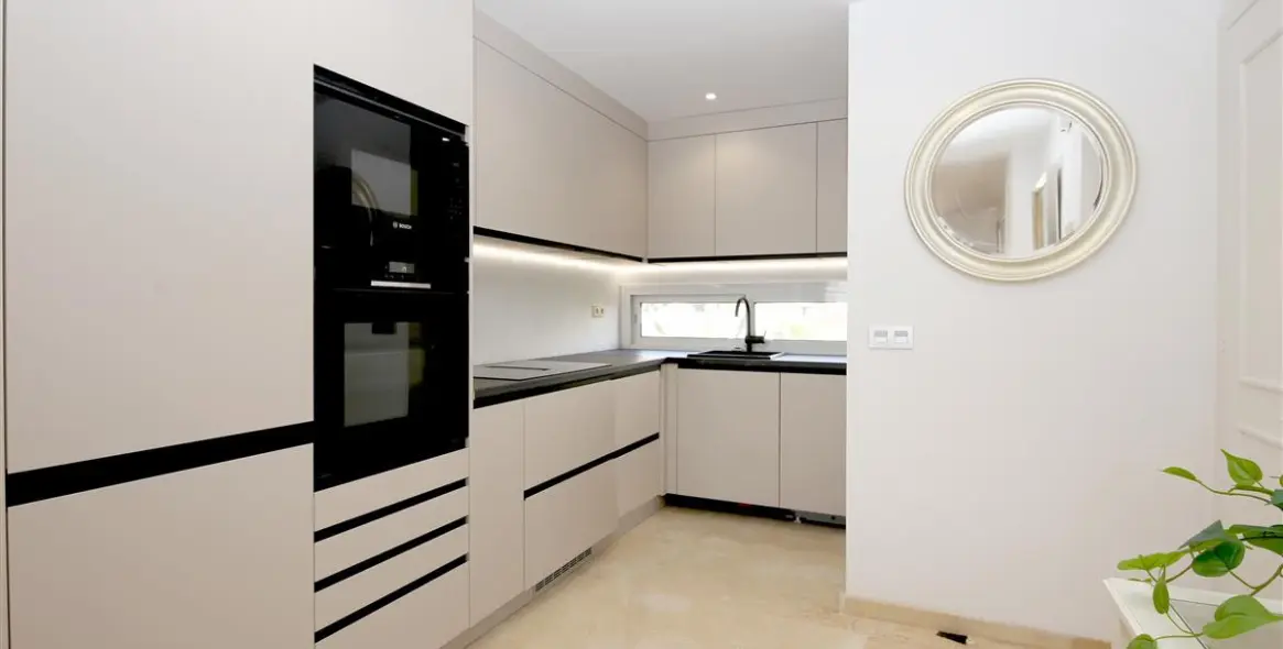 Sale of penthouse in Estepona 8