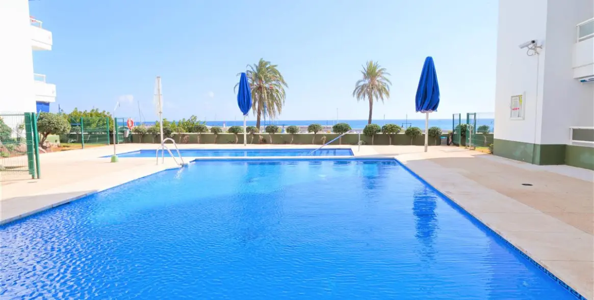 Sale of penthouse in Estepona 10