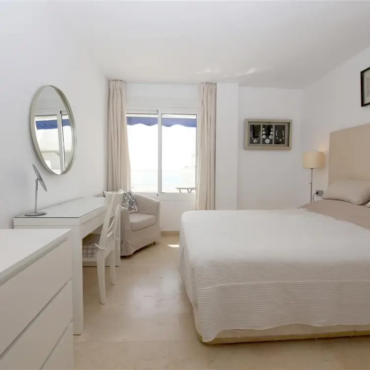 Продажа пентхауса в Estepona
