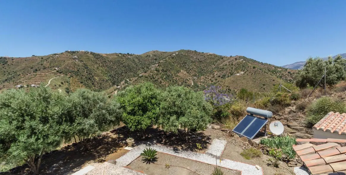 Sale of detached villa in Arenas 35