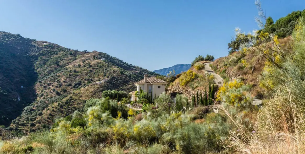 Sale of detached villa in Arenas 45