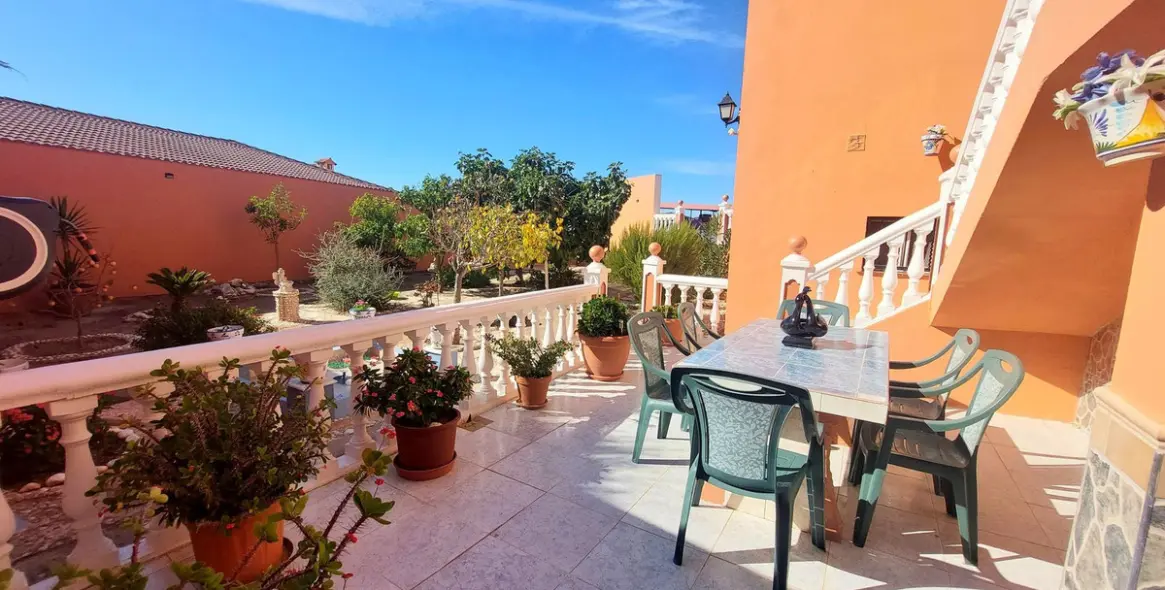 Продажа  отдельно стоящей виллы в Malaga (район Teatinos) 6