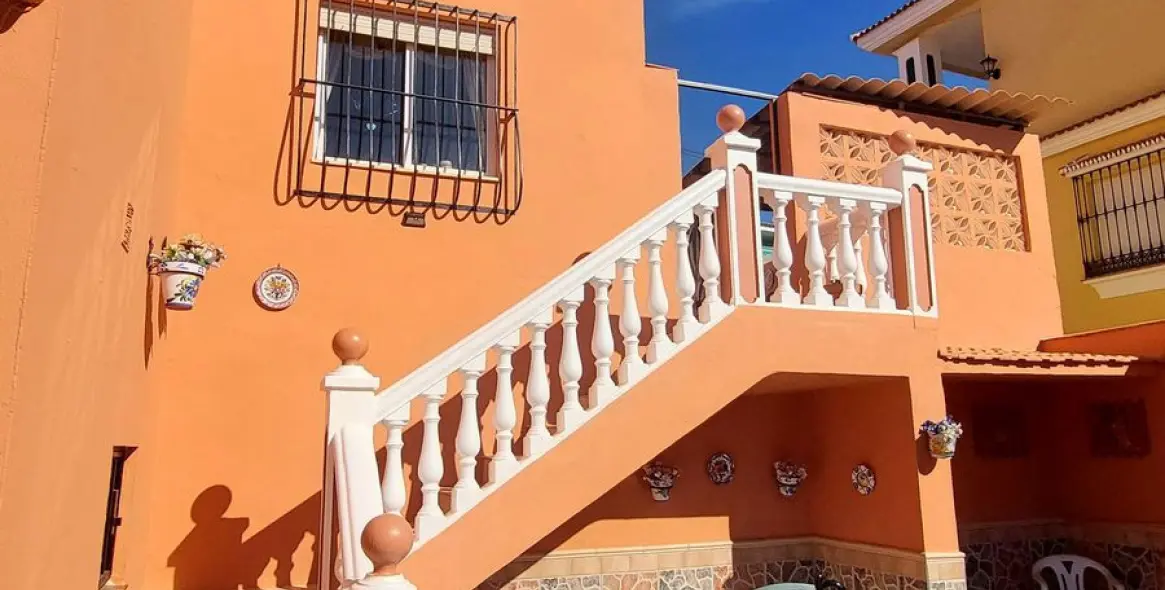 Продажа  отдельно стоящей виллы в Malaga (район Teatinos) 8