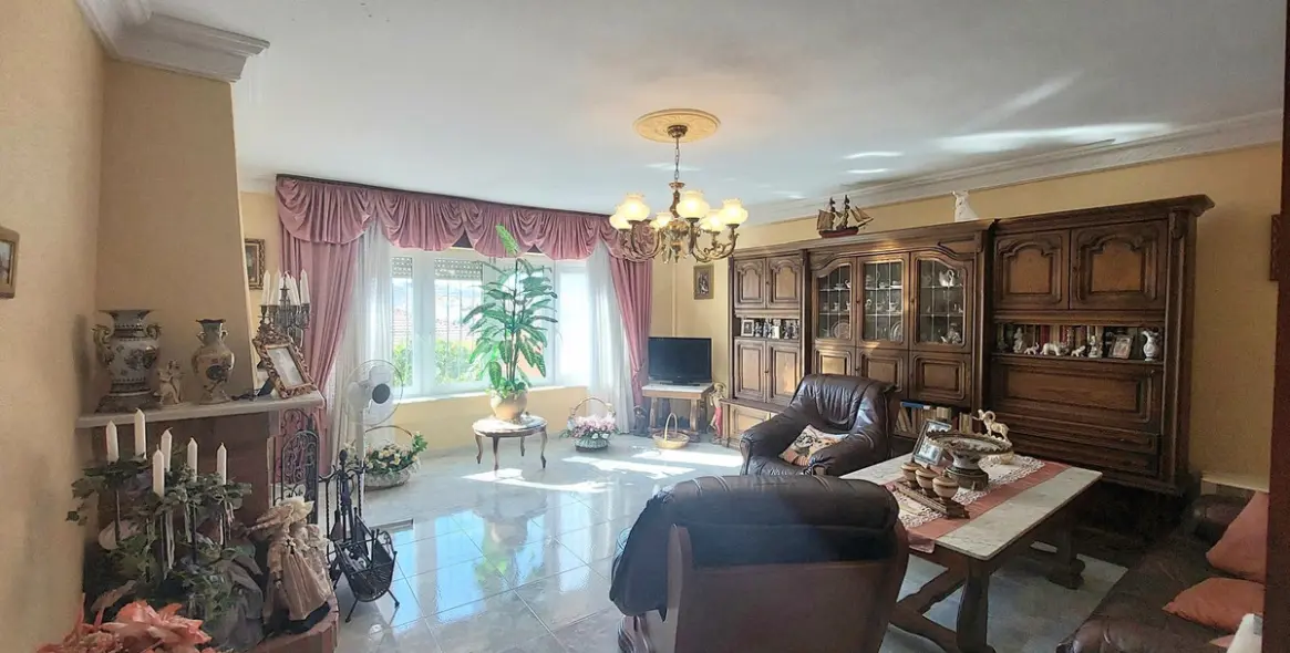 Продажа  отдельно стоящей виллы в Malaga (район Teatinos) 10