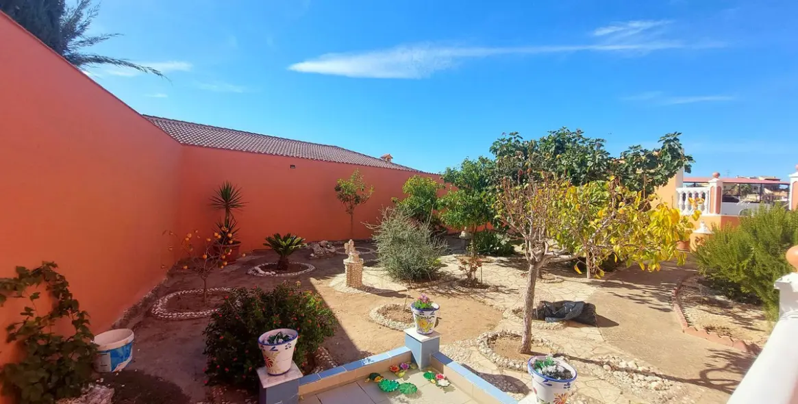 Продажа  отдельно стоящей виллы в Puerto de la Torre 7