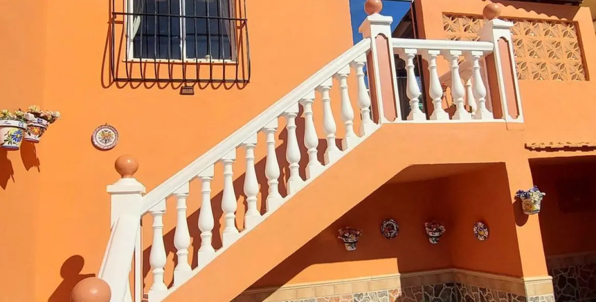 Продажа  отдельно стоящей виллы в Puerto de la Torre 10