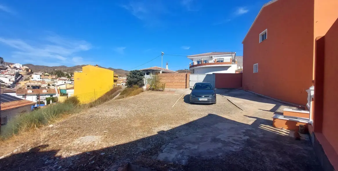 Продажа  отдельно стоящей виллы в Puerto de la Torre 36