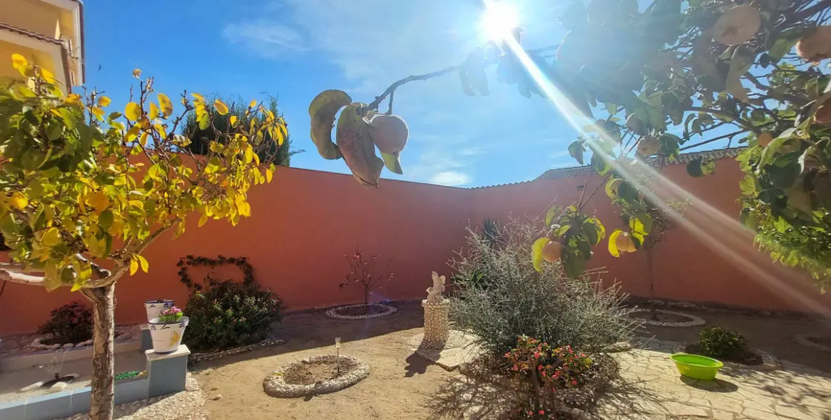 Продажа  отдельно стоящей виллы в Puerto de la Torre 47