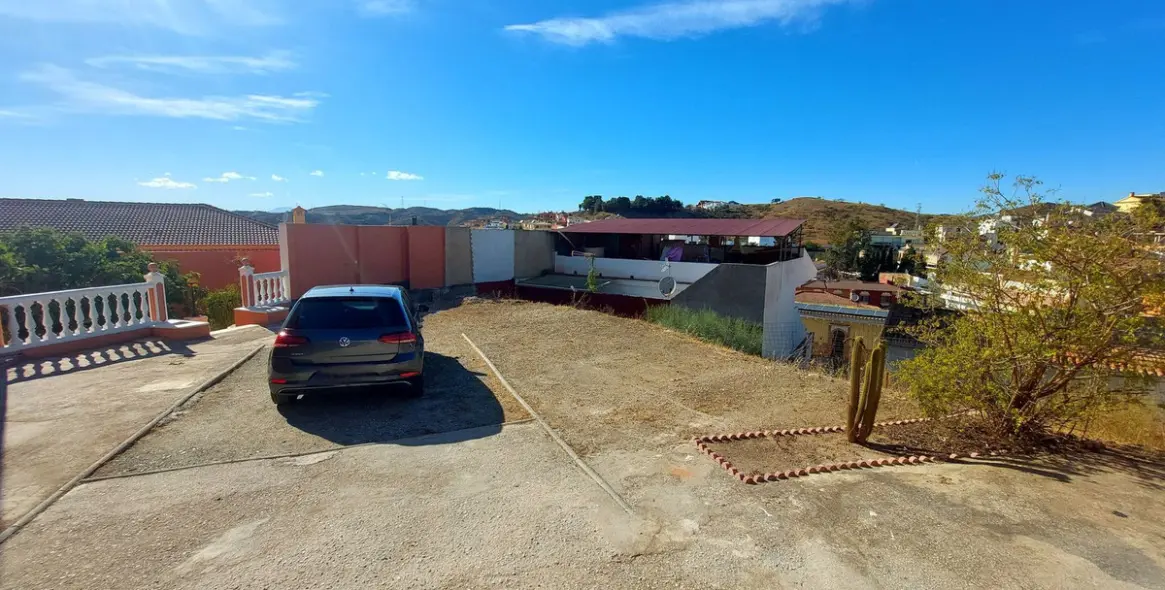 Продажа  отдельно стоящей виллы в Puerto de la Torre 53