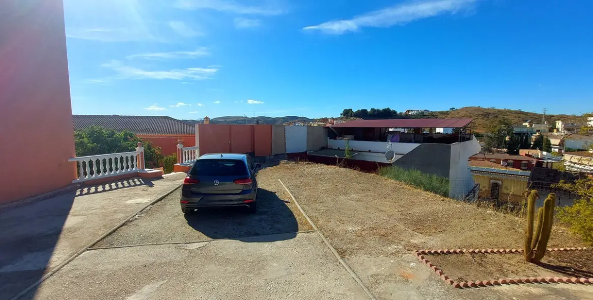 Продажа  отдельно стоящей виллы в Puerto de la Torre 55