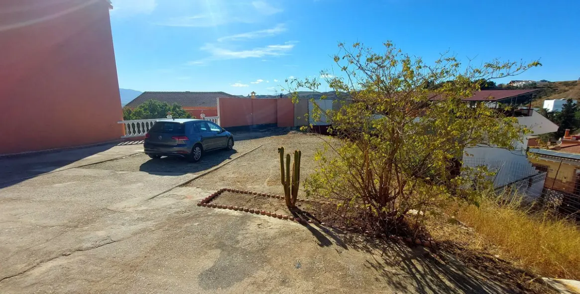 Продажа  отдельно стоящей виллы в Puerto de la Torre 58