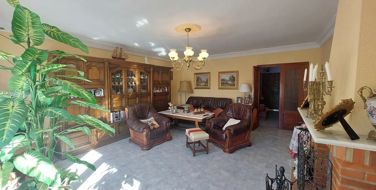 Sale of detached villa in Puerto de la Torre 2