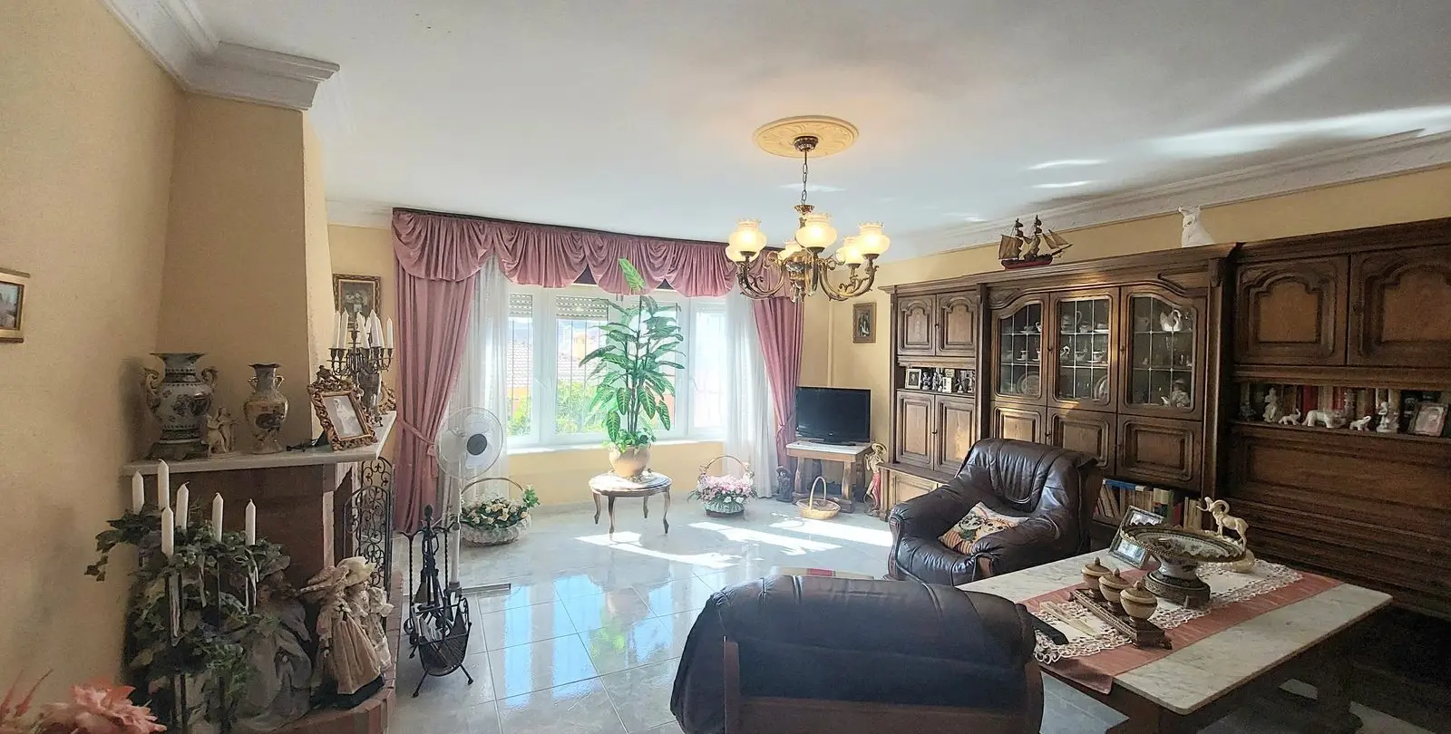 Sale of detached villa in Puerto de la Torre 15