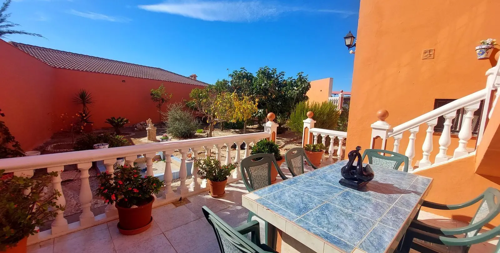 Sale of detached villa in Puerto de la Torre 34