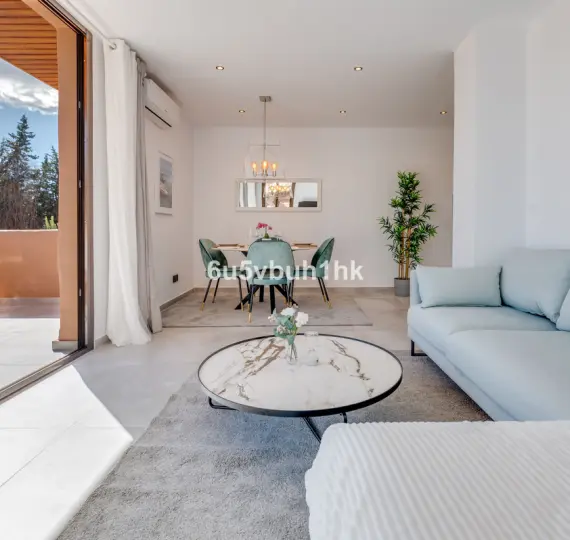 Middle floor apartment R4989442