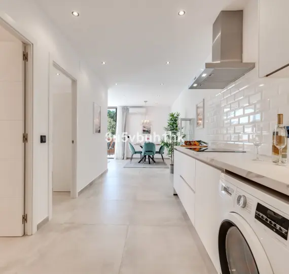 Middle floor apartment R4989442