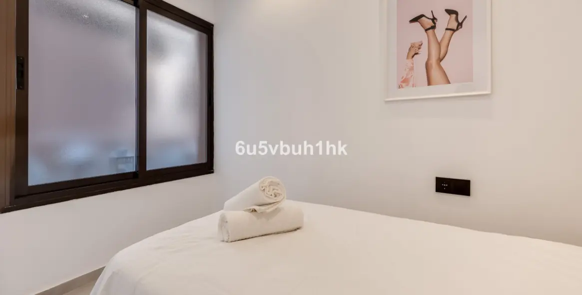 Venta de apartamento en planta media en Estepona 26