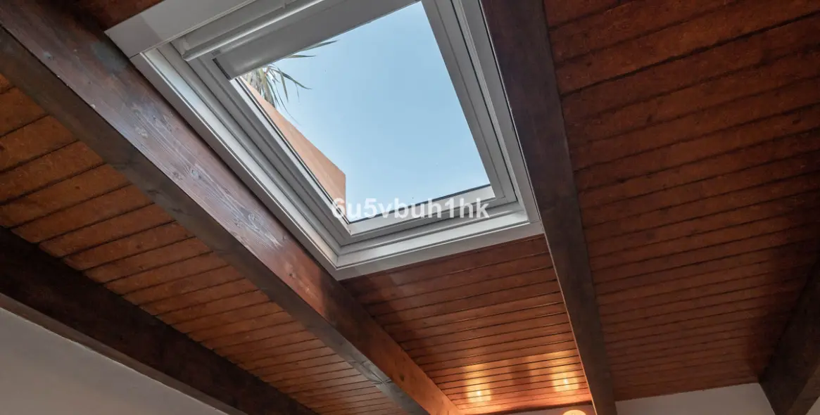 Venta de apartamento en planta media en Estepona 31