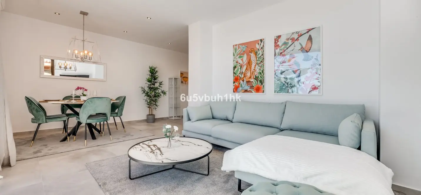 Продажа апартаментов на среднем этаже в Estepona 0