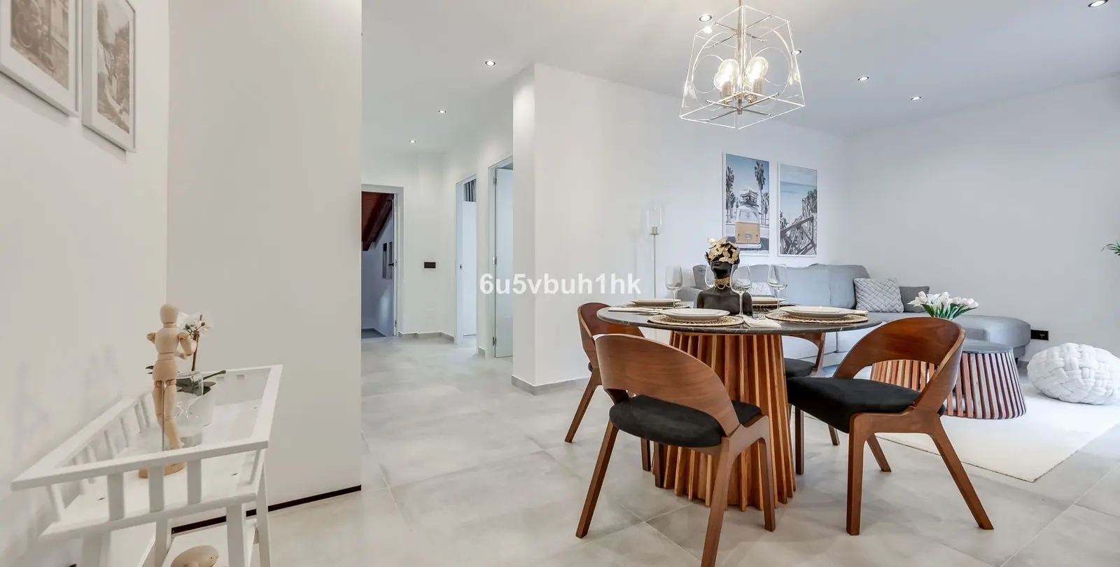 Sale of middle floor apartment in Estepona 19