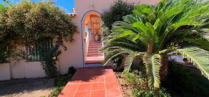 Продажа дома на две семьи в Benalmadena 0