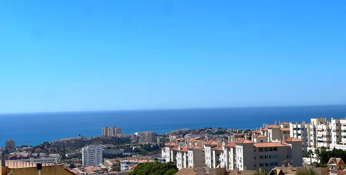 Продажа дома на две семьи в Benalmadena 2