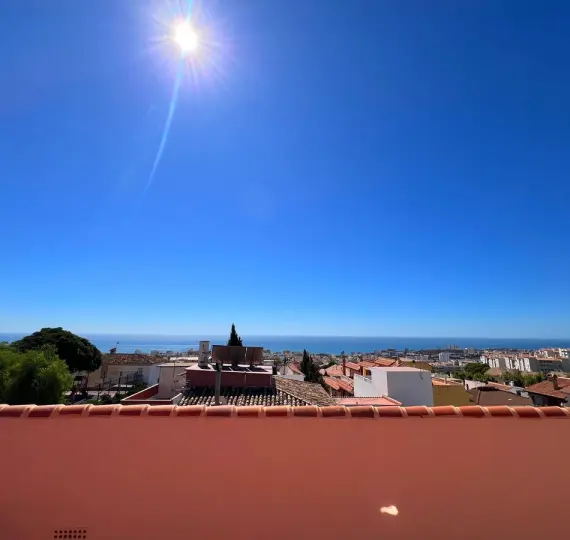 Продажа дома на две семьи в Benalmadena