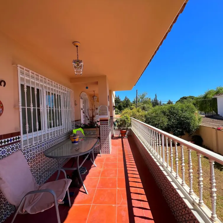 Продажа дома на две семьи в Benalmadena