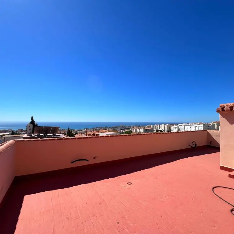 Продажа дома на две семьи в Benalmadena
