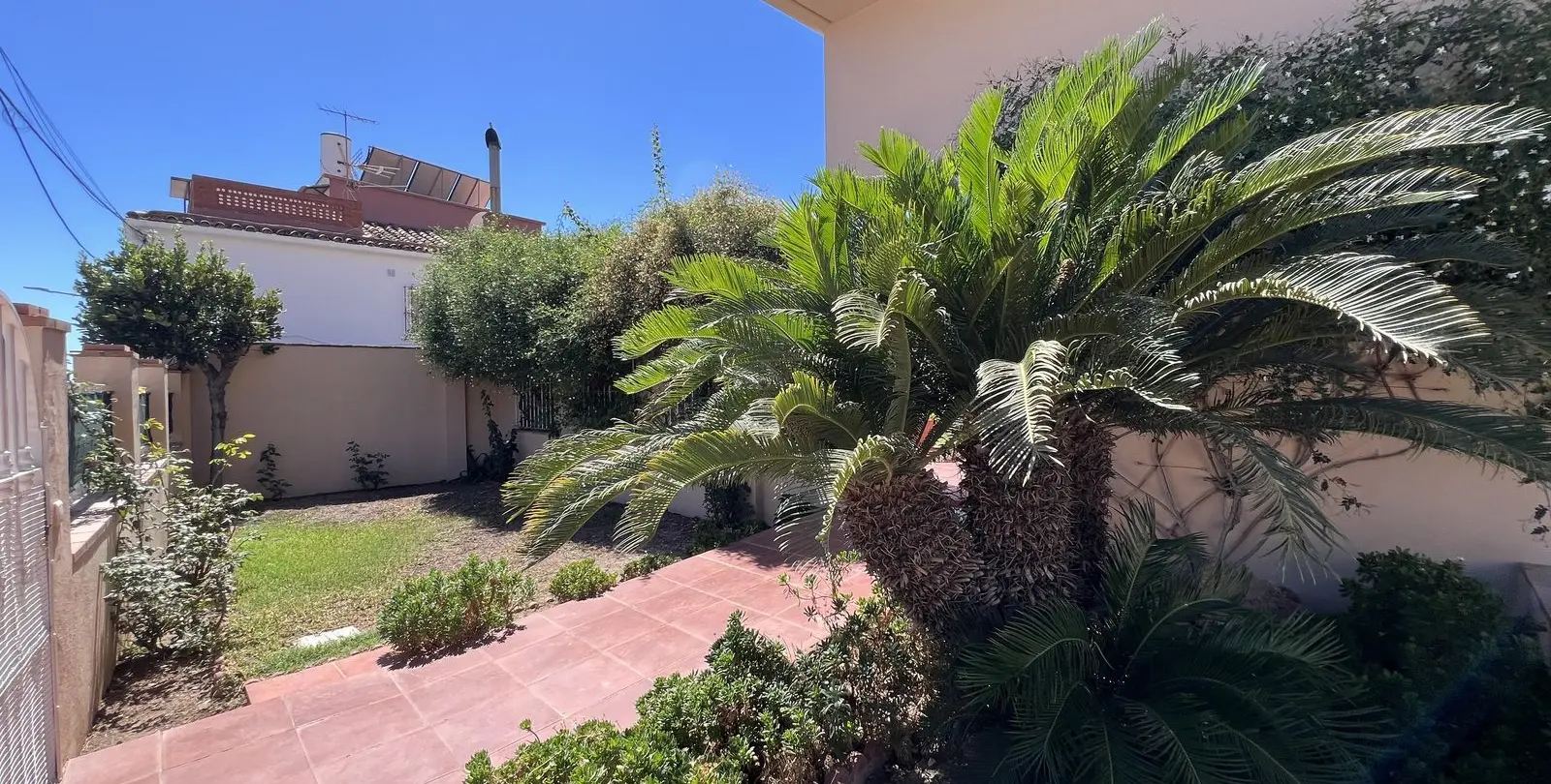 Продажа дома на две семьи в Benalmadena 24