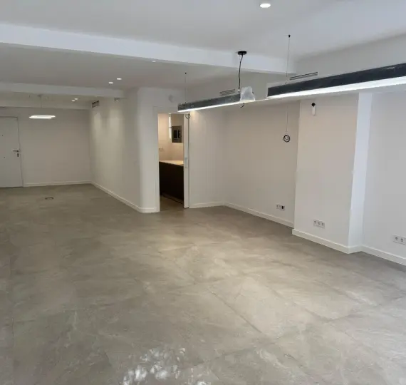 Sale of office in Marbella