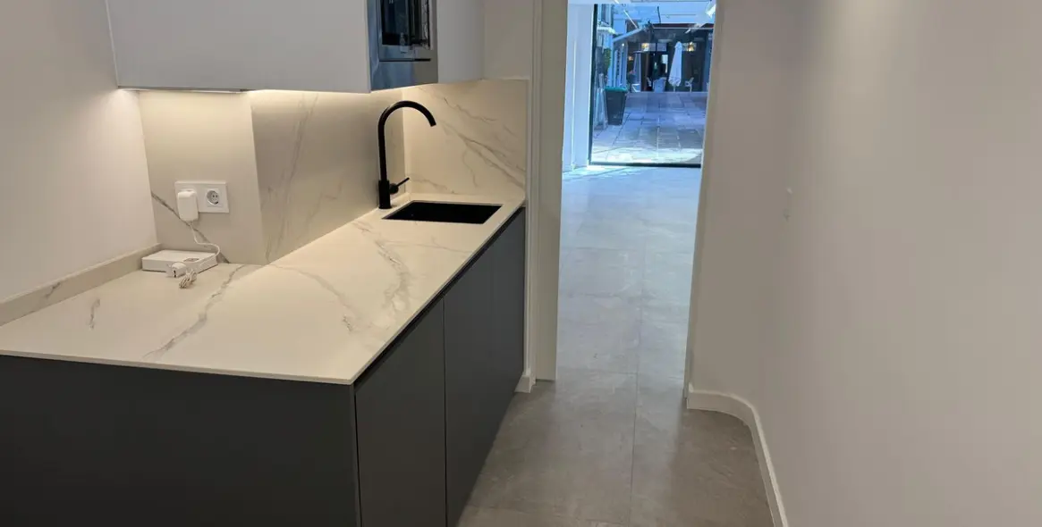 Sale of office in Marbella 12