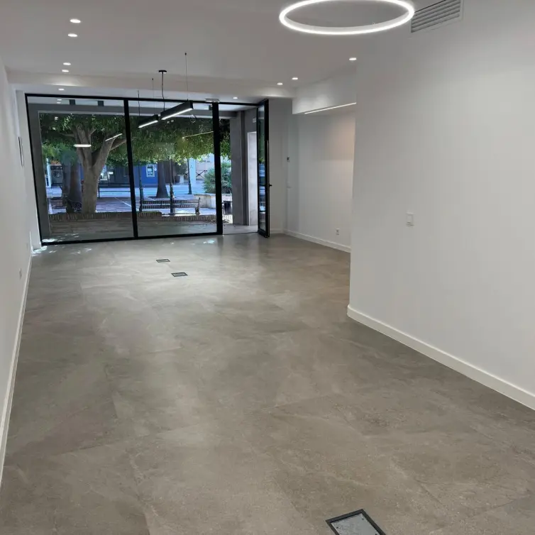 Sale of office in Marbella