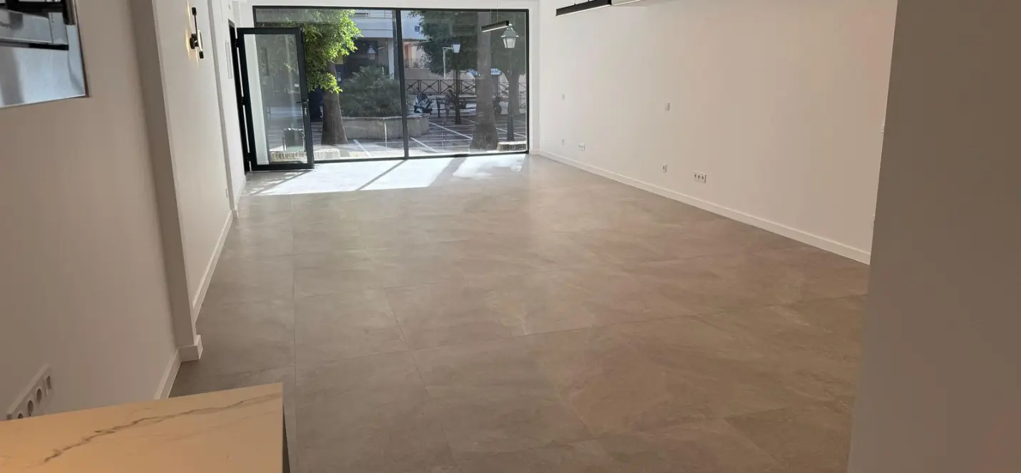 Sale of office in Marbella 1