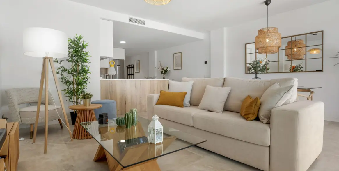 Venta de apartamento en planta baja en Estepona 2