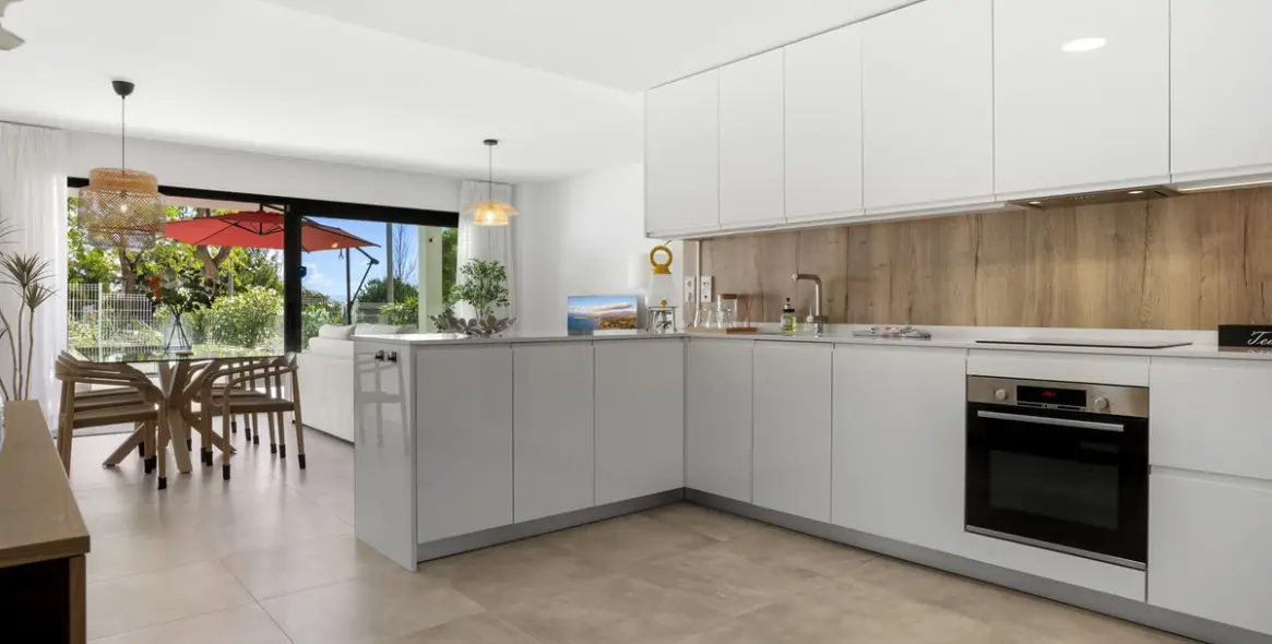 Venta de apartamento en planta baja en Estepona 8