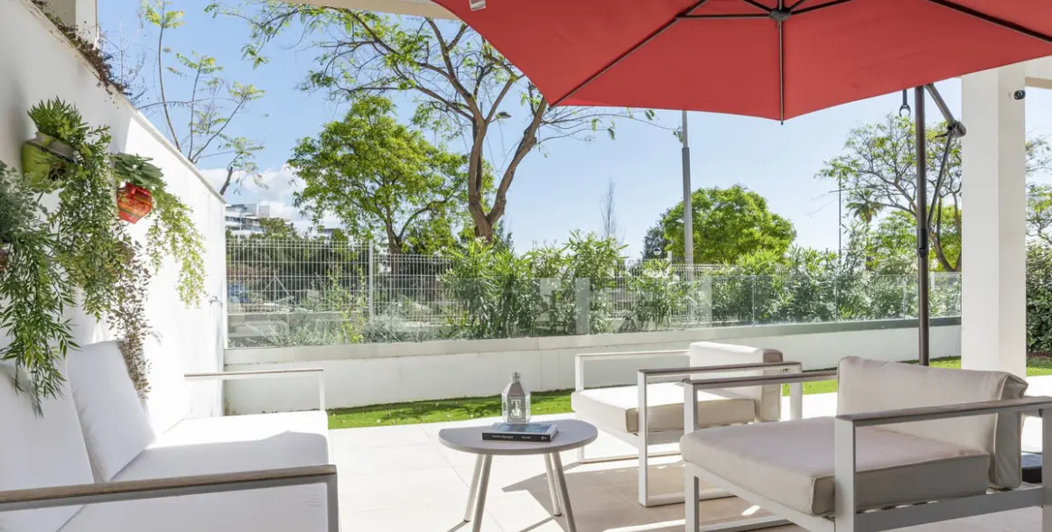 Venta de apartamento en planta baja en Estepona 15