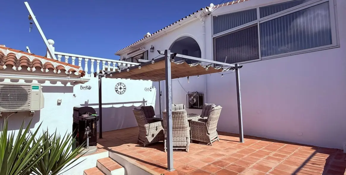 Sale of detached villa in Coín 3