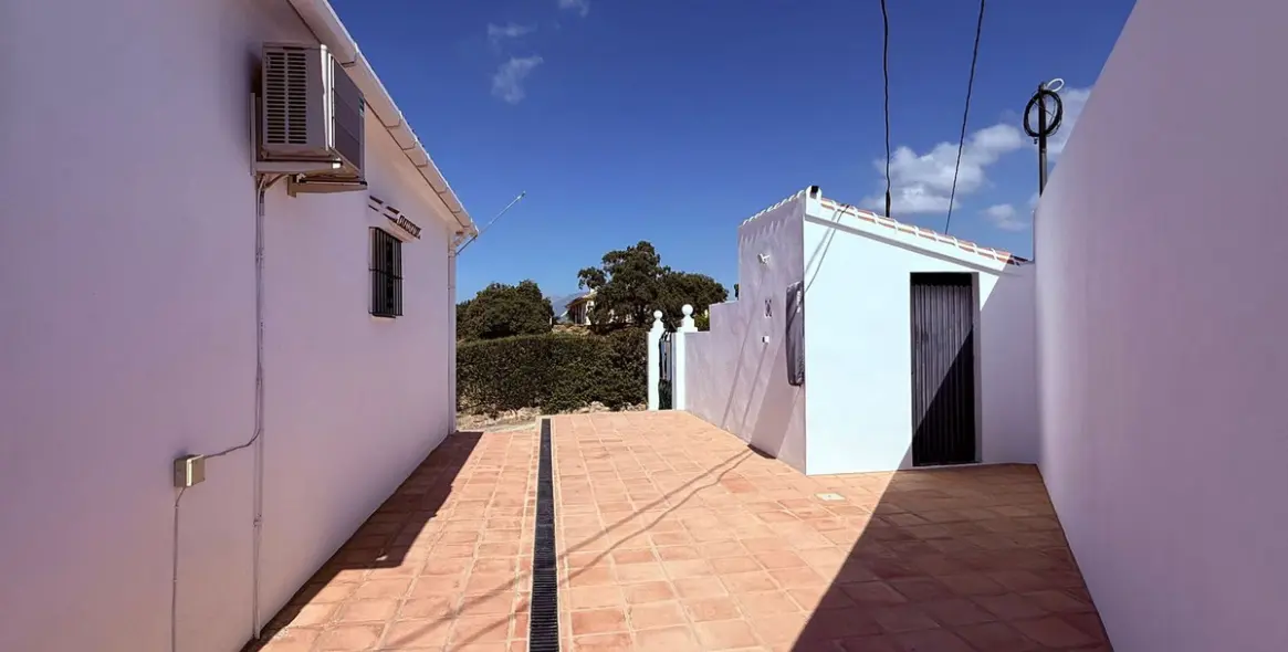 Sale of detached villa in Coín 5
