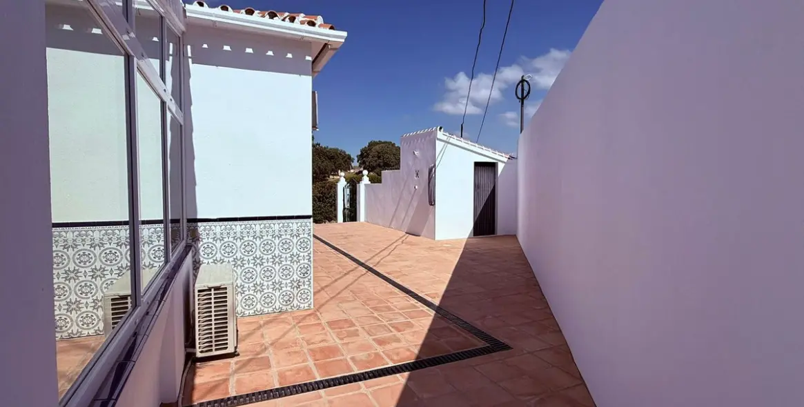 Sale of detached villa in Coín 6