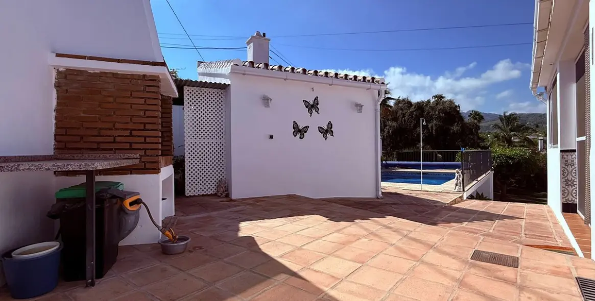 Sale of detached villa in Coín 7