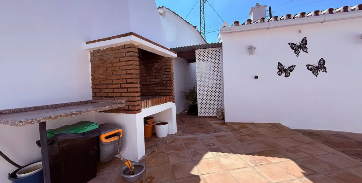 Sale of detached villa in Coín 8