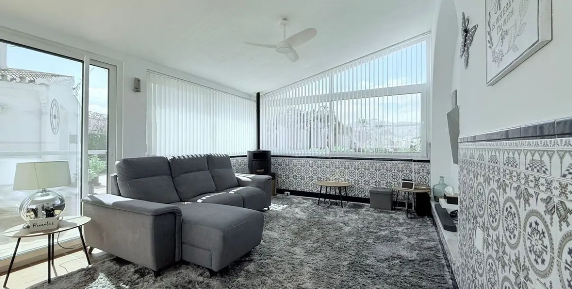 Sale of detached villa in Coín 13