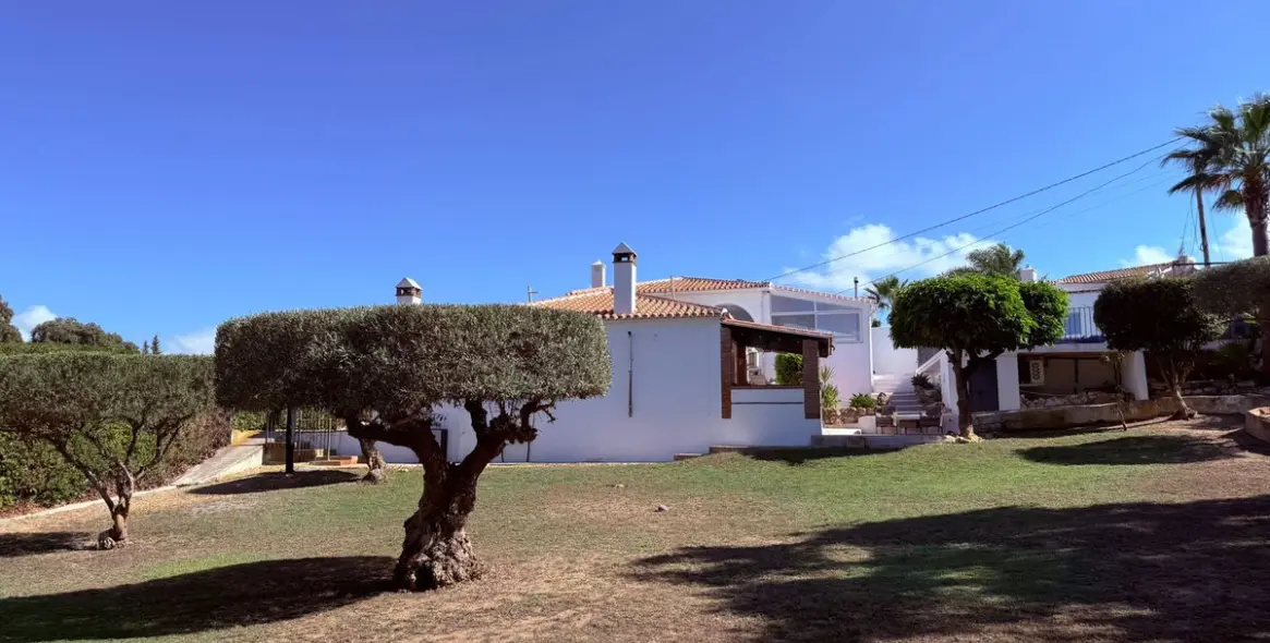 Продажа  отдельно стоящей виллы в Coín 32