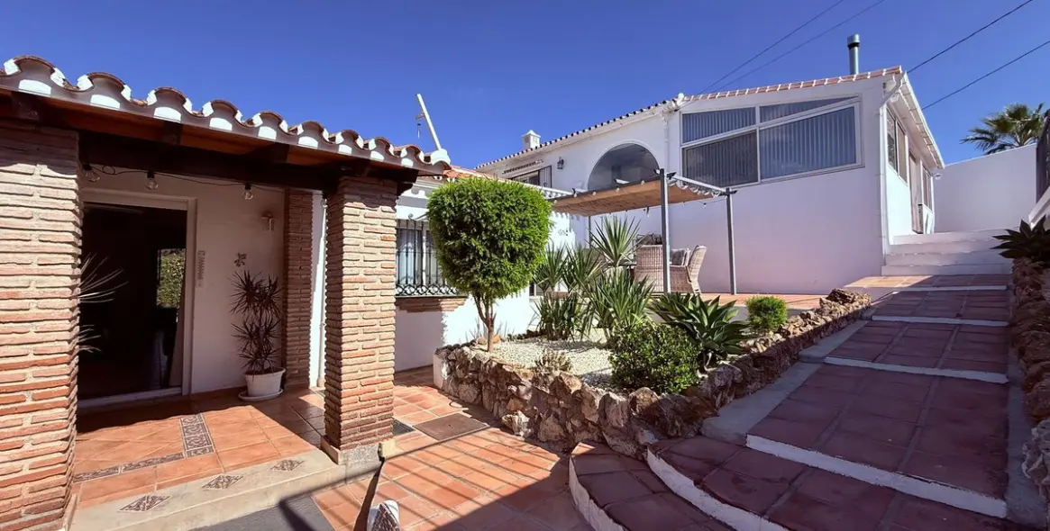 Продажа  отдельно стоящей виллы в Coín 34