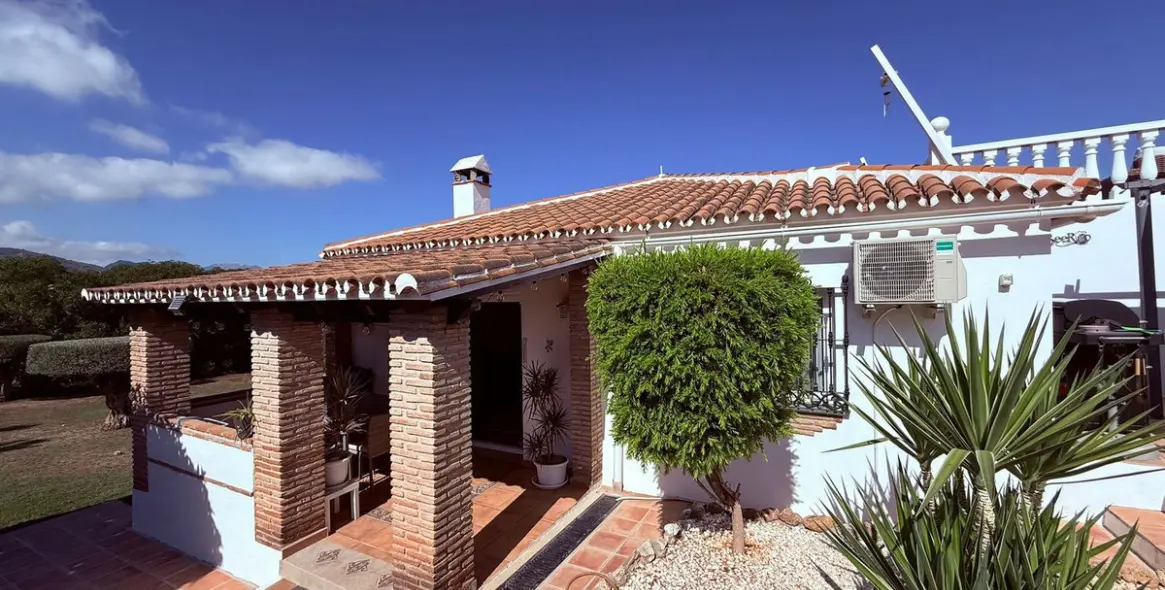 Продажа  отдельно стоящей виллы в Coín 36