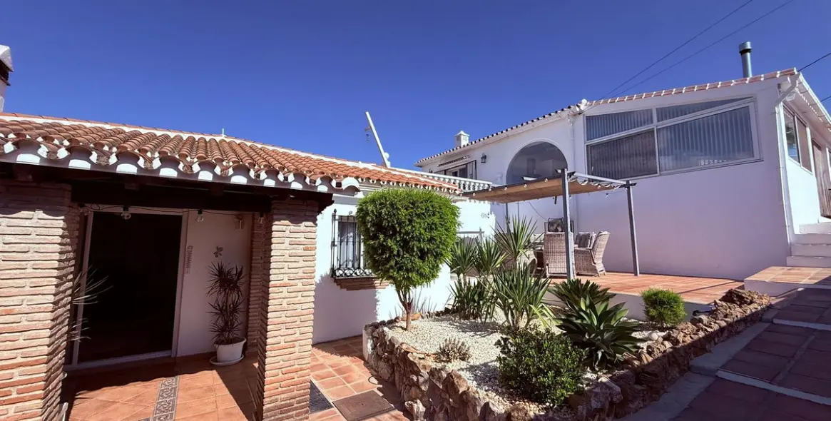 Продажа  отдельно стоящей виллы в Coín 37