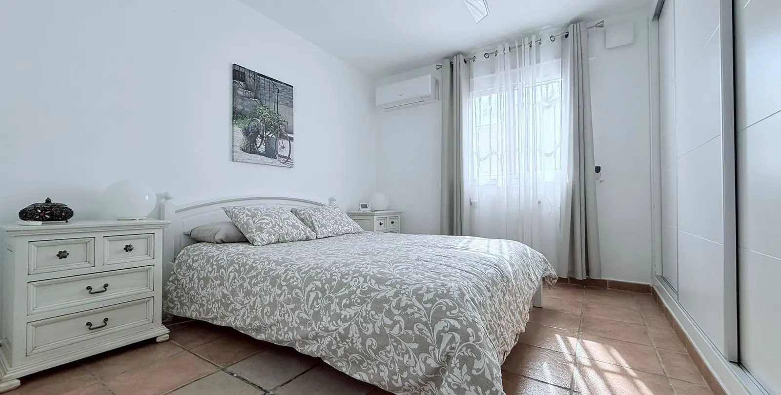 Sale of detached villa in Coín 48