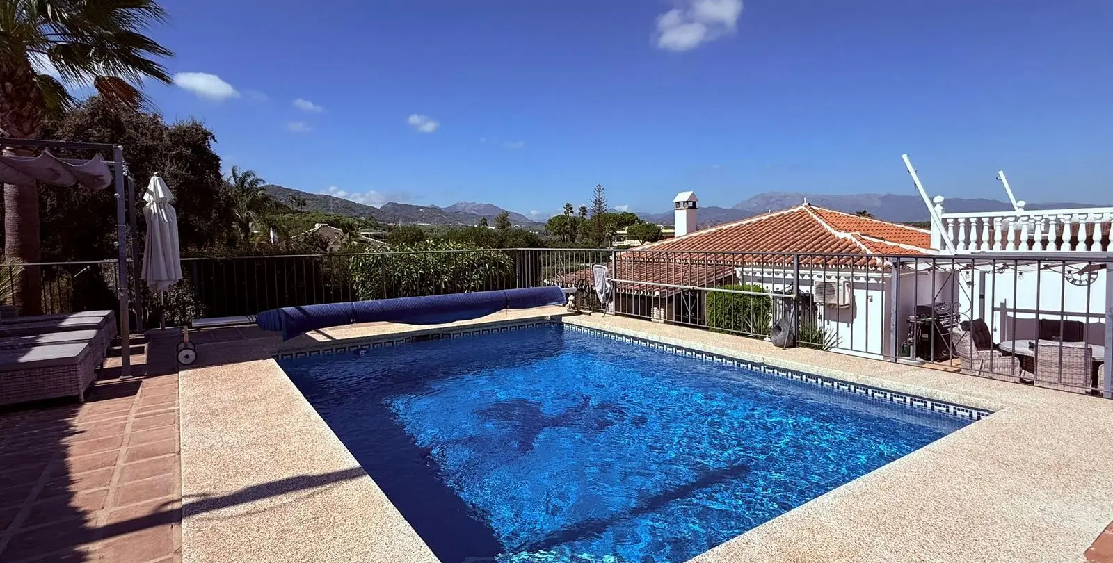 Sale of detached villa in Coín 51